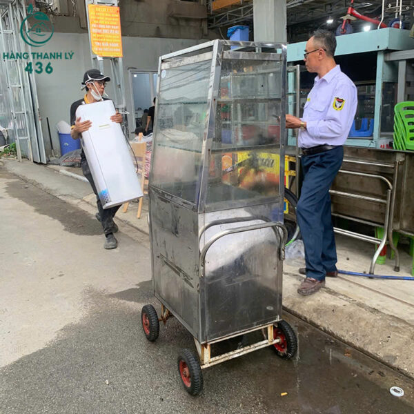 tu kinh trung bay cu inox co banh xe di chuyen 3