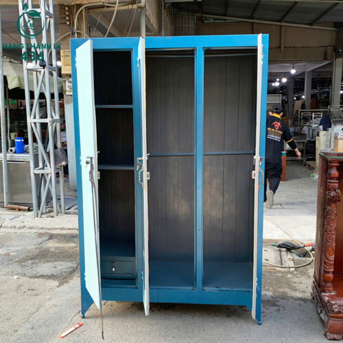 tu quan ao sat cu 1m15 3 canh mau xanh trang 1