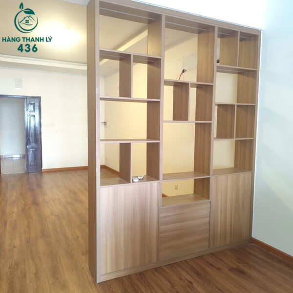 tu trung bay go cu 2mx30x2m60 thiet ke o ke nhieu ngan 1