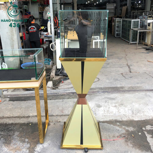 tu trung bay kinh cu 40cmx40cmx1m 3