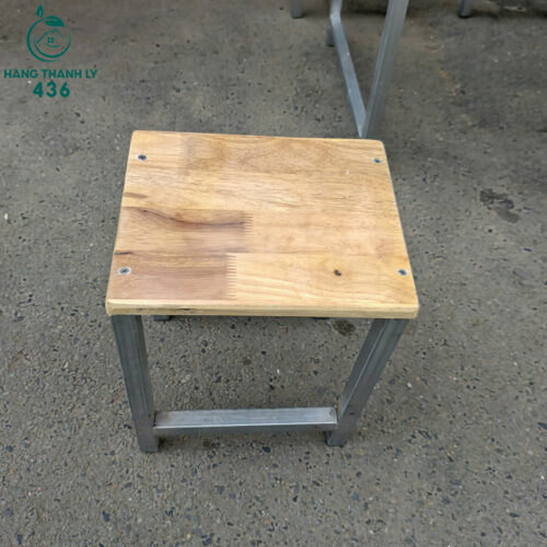 ban ghe quan an cu kem 4 ghe roi tien dung 4