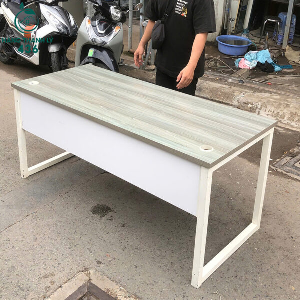 ban lam viec cu 1m6x70cm van go chan sat trang 2