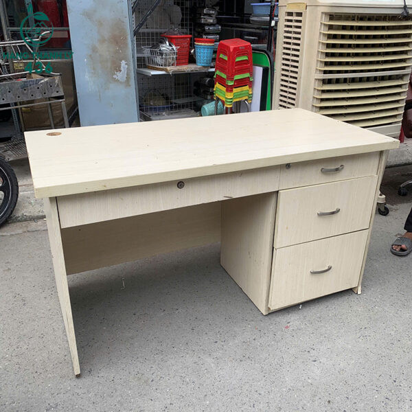 ban-lam-viec-van-go-cu-co-3-ngan-keo-1m4x60cm (3) ban lam viec van go cu co 3 ngan keo 1m4x60cm 3