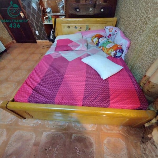 giuong go cu mau vang sang 1m6x2m thiet ke chac chan