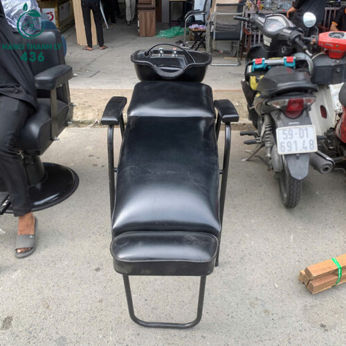 giuong goi dau cu dang nam co tay vin hai ben 2