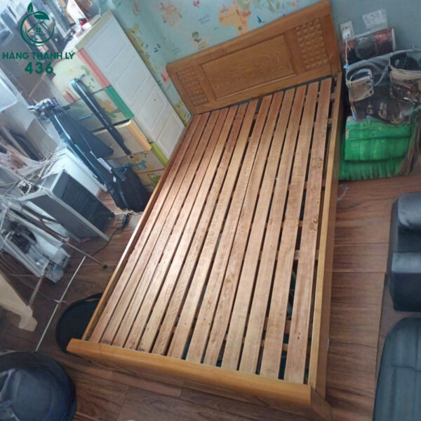 giuong ngu cu 1m2 mau vang nau vat nan chac chan