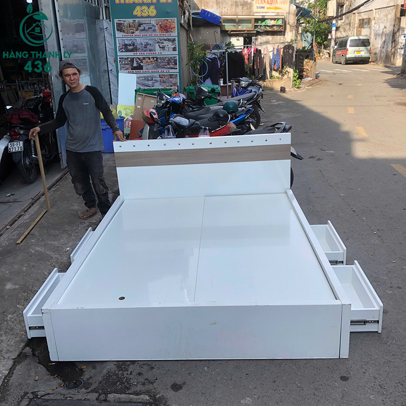 Giường Ngủ Gỗ Cũ Màu Trắng 4 Ngăn Kéo 8 giuong ngu go cu mau trang co hoc keo 4