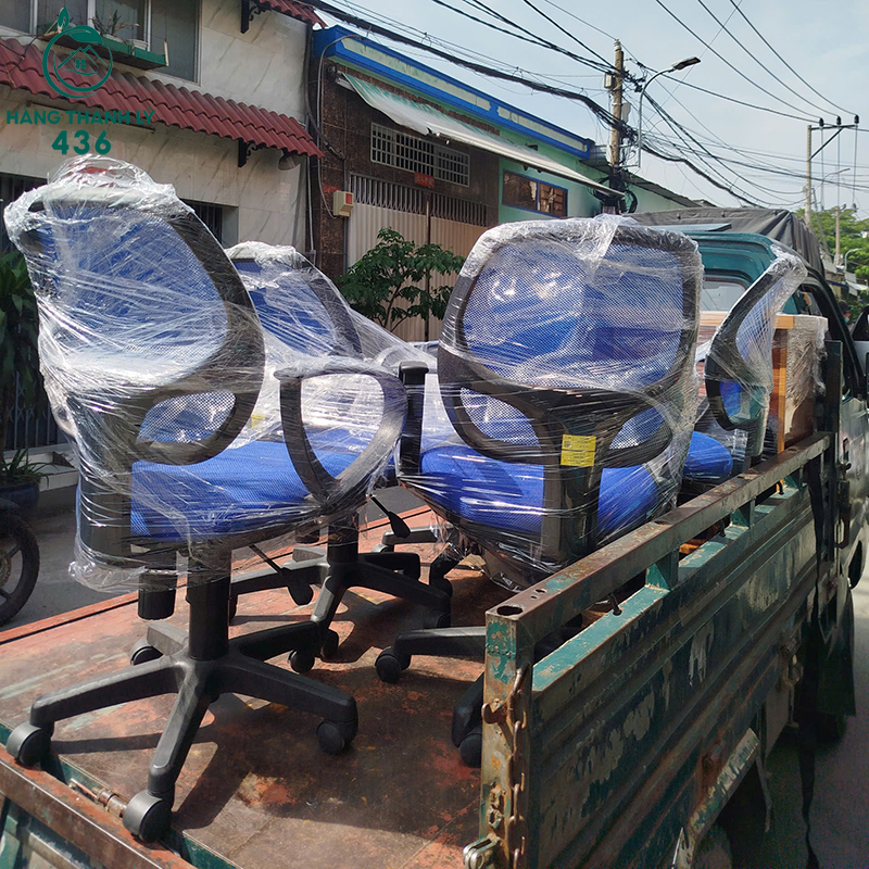 Khách Hàng Đến Mua Ghế Văn Phòng Cũ Tại Hàng Thanh Lý 436 20 hoan tat don hang va chuan bi giao ghe 1