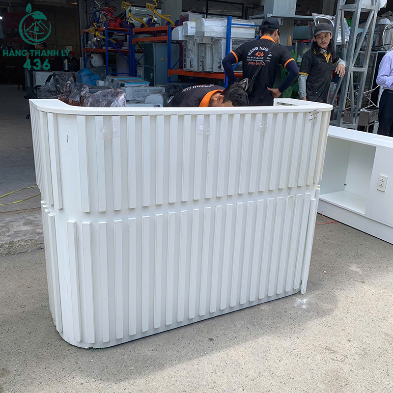 Quầy Lễ Tân Cũ 1M6X55CMX1M12 Màu Trắng Thiết Kế Bo Cong Đẹp 6 quay le tan cu 1m6x55cmx1m12 mau trang thiet ke bo cong dep 2
