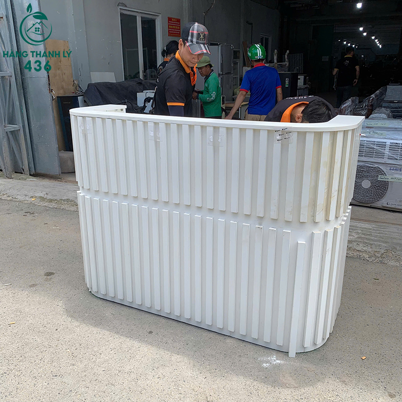 Quầy Lễ Tân Cũ 1M6X55CMX1M12 Màu Trắng Thiết Kế Bo Cong Đẹp 7 quay le tan cu 1m6x55cmx1m12 mau trang thiet ke bo cong dep 3