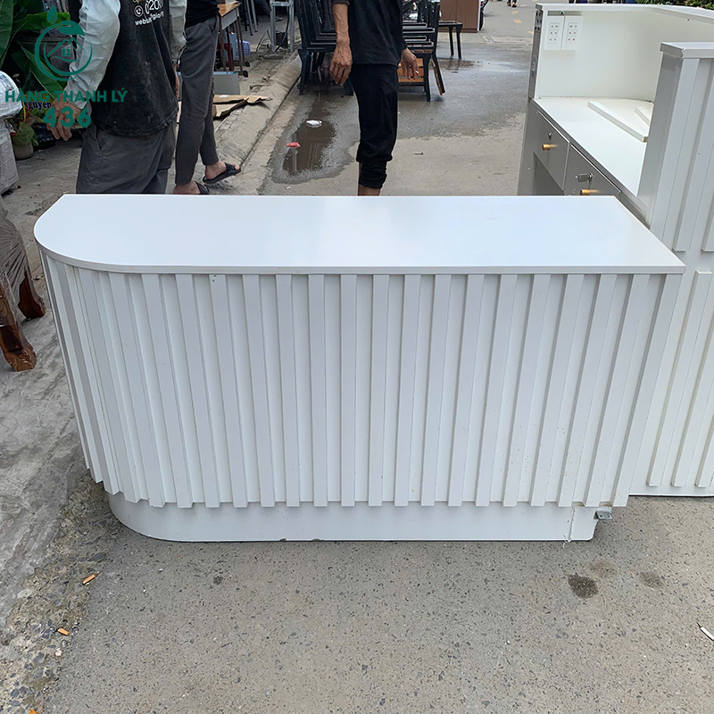 Quầy Mini Cũ 1M35X44CMX75CM Màu Trắng 6 quay thu ngan cu 1m35x44x75mau trang thiet ke bo cong gon dep 3