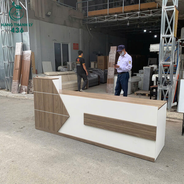 quay thu ngan cu 2m4x60cm phoi trang van go 4