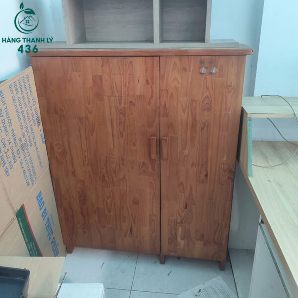 tu dung giay go cu 1m05x35cmx1m30 2 ngan chua nhieu hoc 2