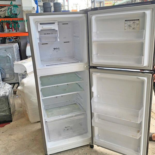 tu lanh samsung cu model rt20har8dbu 208l 3