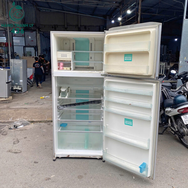 tu lanh toshiba cu ngan da tren dung tich lon 1