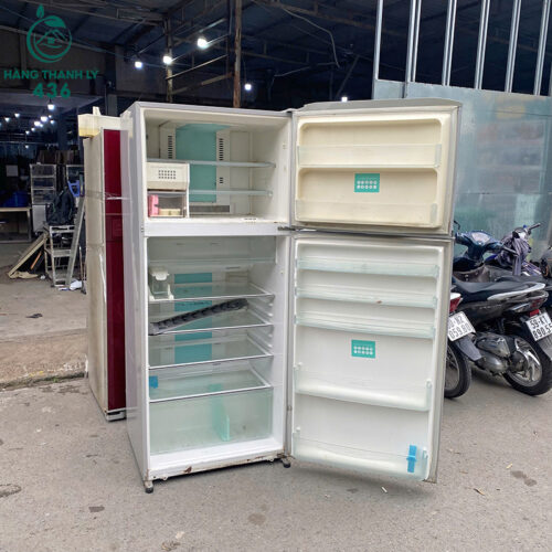 tu lanh toshiba cu ngan da tren dung tich lon 2