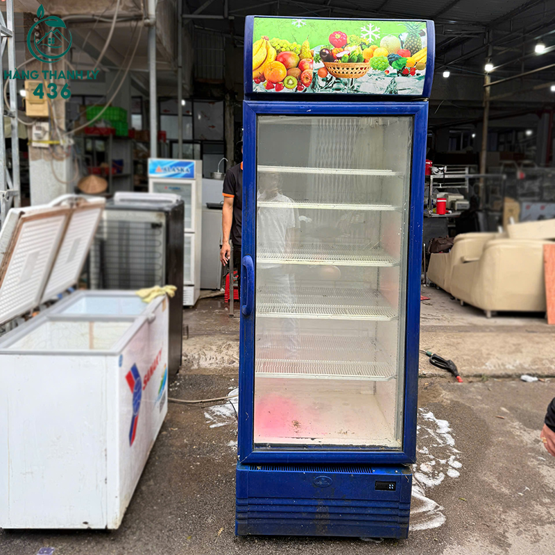 Tủ Mát Cũ Cửa Kính Dáng Đứng Màu Xanh Đỏ Nổi Bật 3 tu mat cu cua kinh dang dung mau xanh do noi bat 2