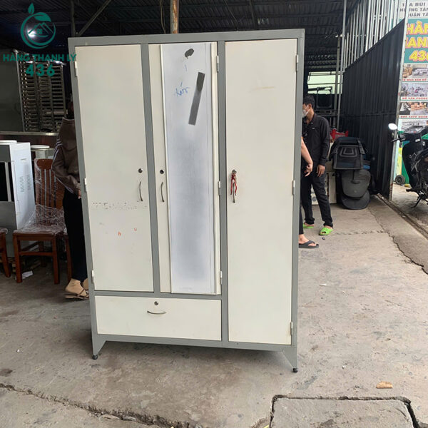 tu quan ao sat cu 3 canh co guong soi 2