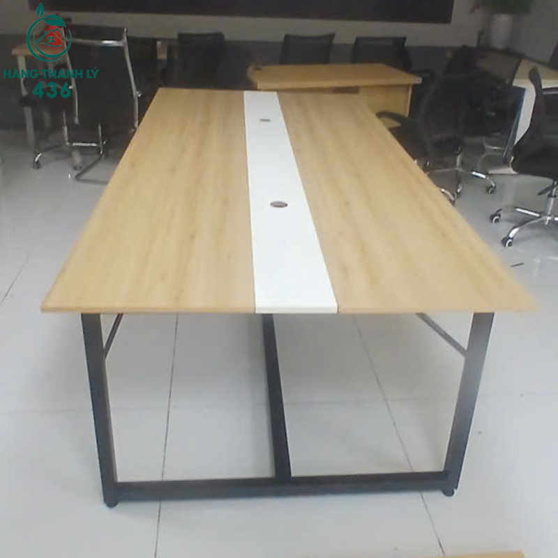 Bàn Họp Cũ Mặt Gỗ Phối Trắng 2 ban hop cu mat go phoi trang