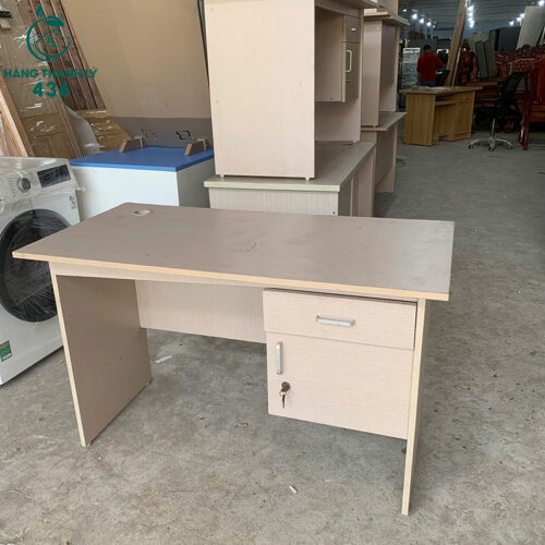 Bàn Làm Việc Cũ 1M2 Màu Gỗ Sáng Có Ngăn Kéo 3 ban lam viec cu 1m2 mau go sang co ngan keo 2