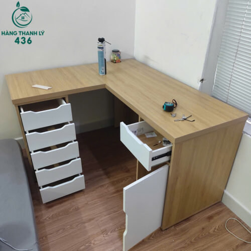 Bàn Làm Việc Vân Gỗ Trắng 1M4 Góc Chữ L Cũ Có Hộc Kéo 2 ban lam viec van go trang goc chu l cu co hoc keo 2