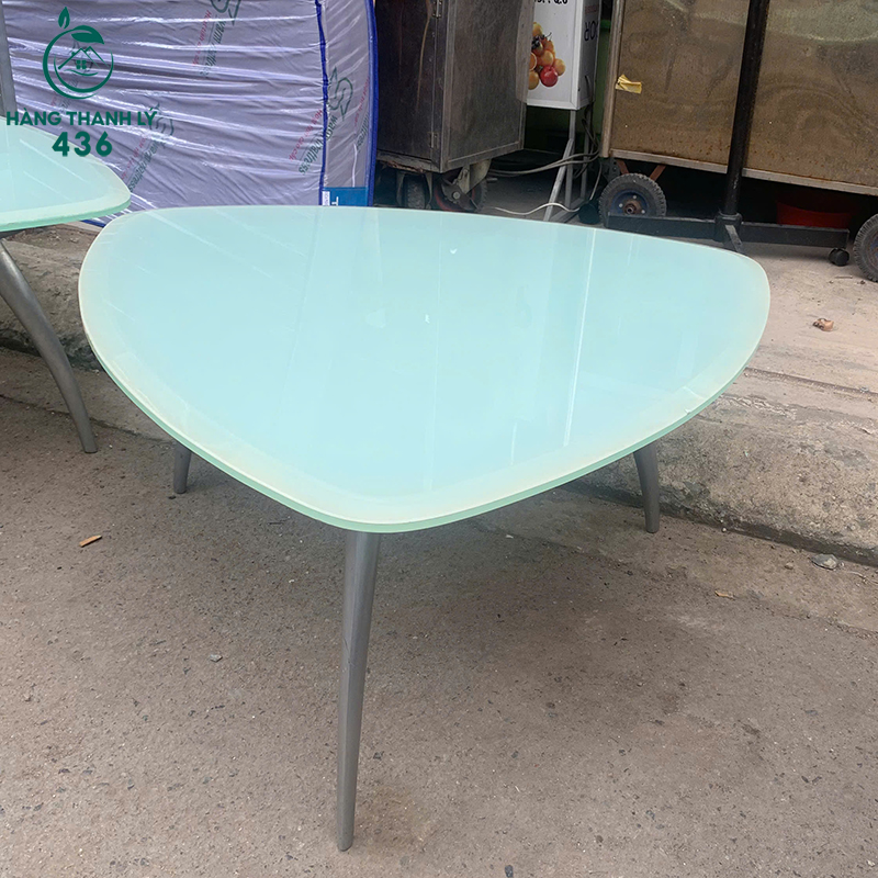 Bàn Sofa Mặt Kính Cũ Dáng Tam Giác Bo Tròn 4 ban sofa mat kinh cu dang tam giac bo tron 1