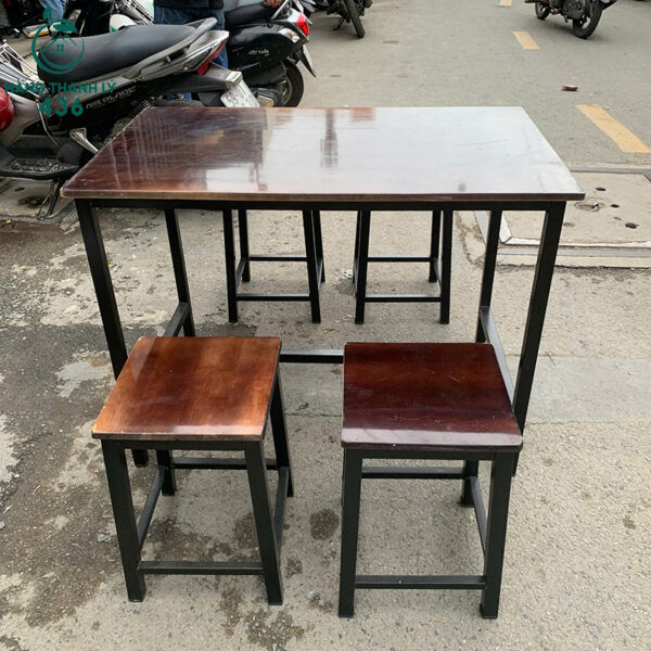 bo ban ghe an khung sat mat go cu gom 4 don 2