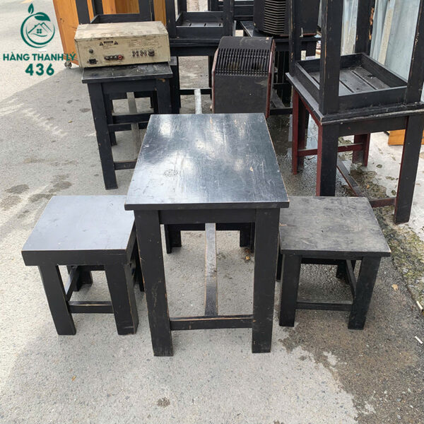 bo-ban-ghe-don-go-cu-son-den-kieu-dang-vuong (1) bo ban ghe don go cu son den kieu dang vuong 1