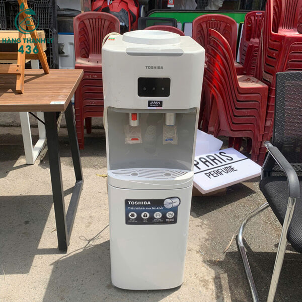 cay nuoc nong lanh toshiba cu kieu dang hien dai 3