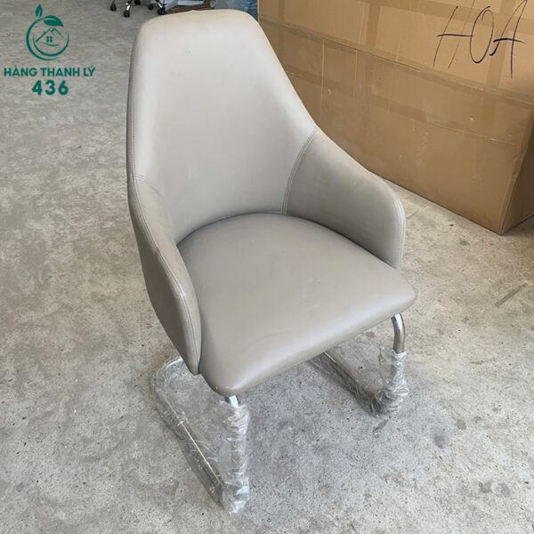 ghe an cu boc da mau kem chan inox 3