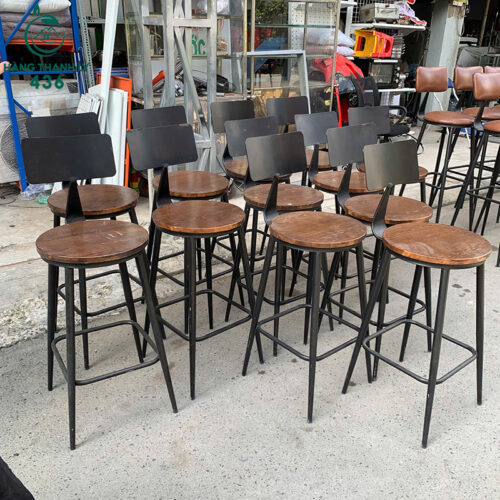 Ghế Bar Chân Sắt Mặt Gỗ Cũ Có Tựa Lưng Vuông 4 ghe bar chan sat mat go cu co tua lung vuong 1