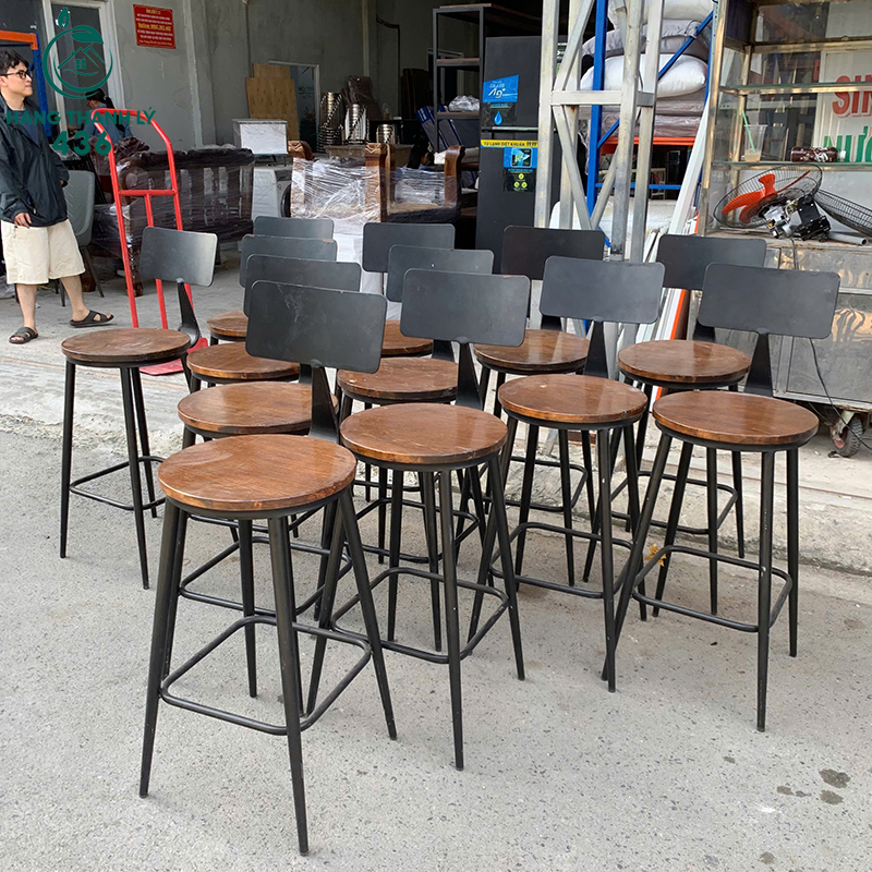 Ghế Bar Chân Sắt Mặt Gỗ Cũ Có Tựa Lưng Vuông 7 ghe bar chan sat mat go cu co tua lung vuong 3