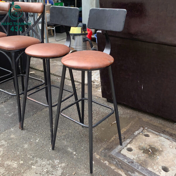 ghe bar cu chan sat co gac chan 2