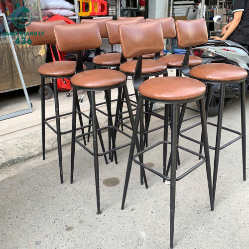 Ghế Quầy Bar Khung Sắt Bọc Da Cũ Lưng Tựa Êm 2 ghe quay bar khung sat boc da cu lung tua em 1
