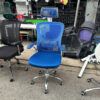 ghe xoay cu mau xanh chan inox 2