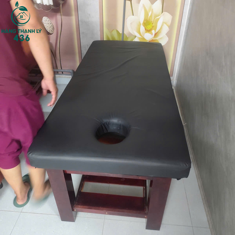 Giường Massage Cũ Bọc Da Màu Đen Chân Gỗ 2 giuong massage cu boc da mau den chan go