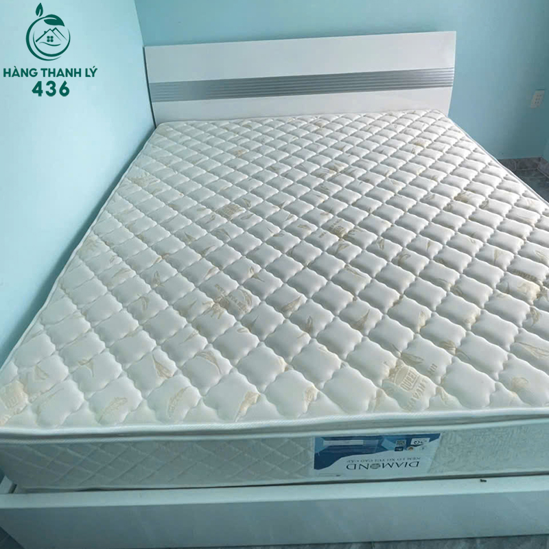 Giường Ngủ Gỗ Cũ 1M8 Màu Trắng 3 giuong ngu go cu kem nem cao su tien nghi 1