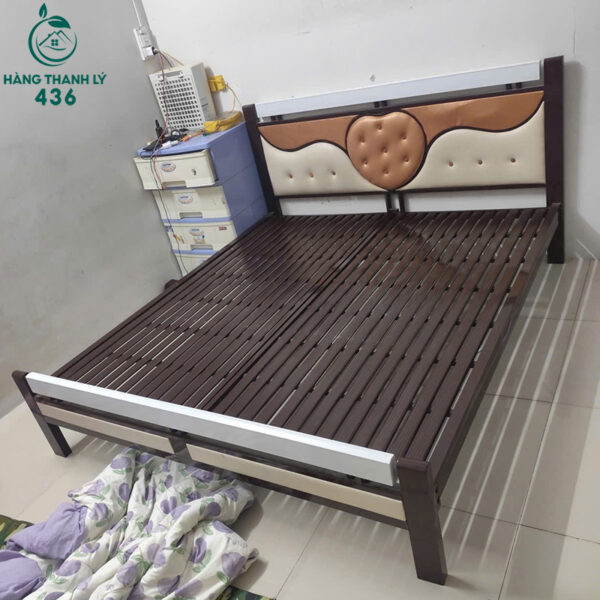 giuong ngu khung sat cu dau boc da em ai