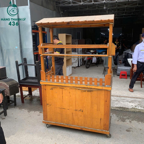 quay-ban-hang-go-cu-co-mai-che-va-banh-xe (3) quay ban hang go cu co mai che va banh xe 3