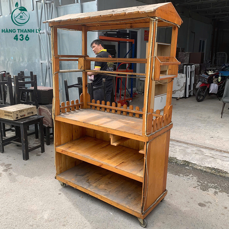 Quầy Bán Hàng Gỗ Cũ Có Mái Che Và Bánh Xe 8 quay ban hang go cu co mai che va banh xe 4