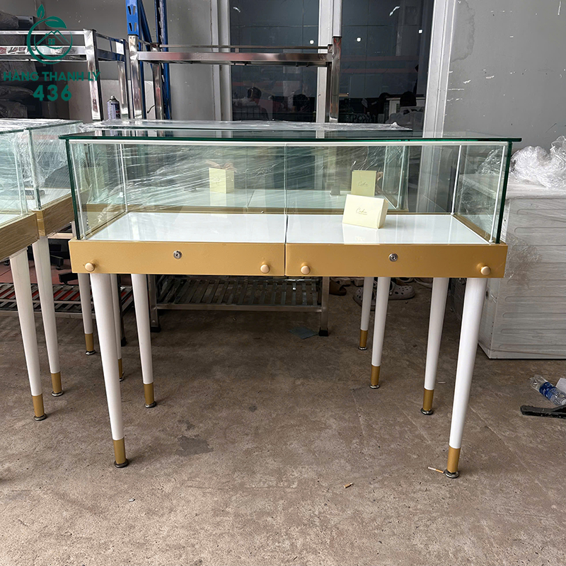Quầy Kính Cũ 1M3 Trưng Bày Mỹ Phẩm Đẹp 4 quay kinh cu 1m3 trung bay my pham dep 1