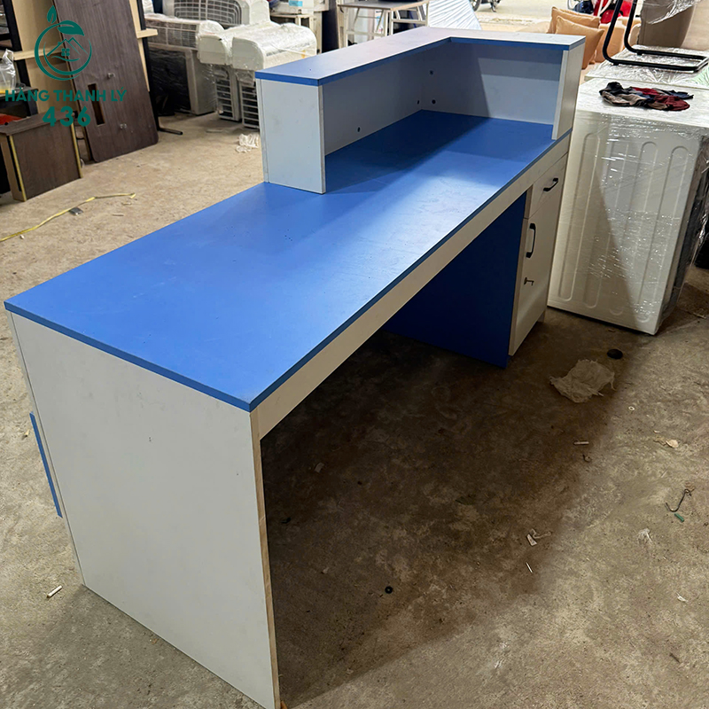 Quầy Lễ Tân Gỗ Cũ Dài 1M8 Phối Trắng Xanh 5 quay le tan go cu dai 1m8 phoi trang xanh 2