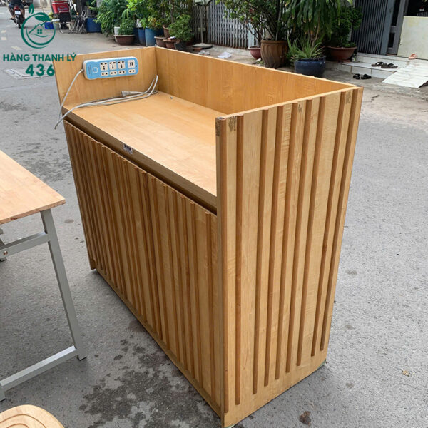quay thu ngan cu 1m2 op nan go trang tri 4