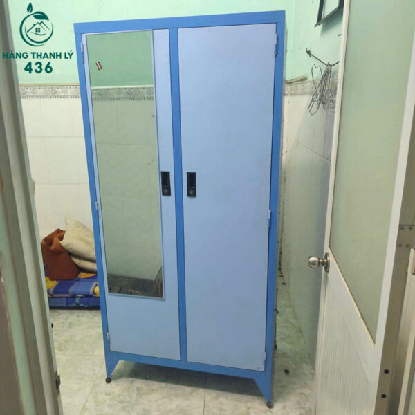 tu sat quan ao cu mau xanh 2 canh co guong 2
