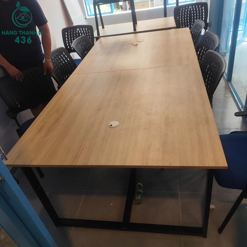 Bàn Họp Cũ 1m4 x 1m2 Mặt Gỗ Chân Sắt 2 ban hop cu 1m4 x 1m2 mat go chan sat