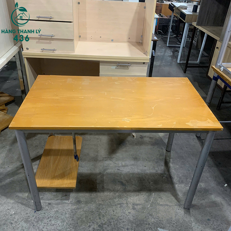 Bàn Làm Việc Chân Sắt Tròn Mặt Gỗ Cũ 1m2 4 ban lam viec chan sat tron mat go cu 1m2 1