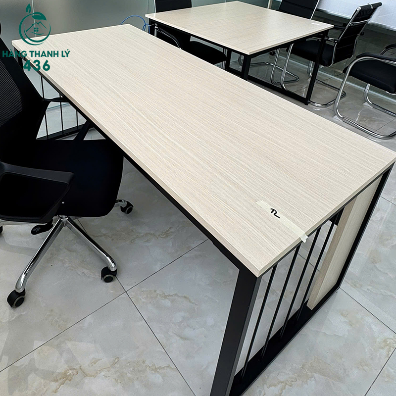 Bàn Nhân Viên Cũ Có Yếm Chia Phía Trước 1M8 5 ban nhan vien cu co yem chia phia truoc 1m8 2