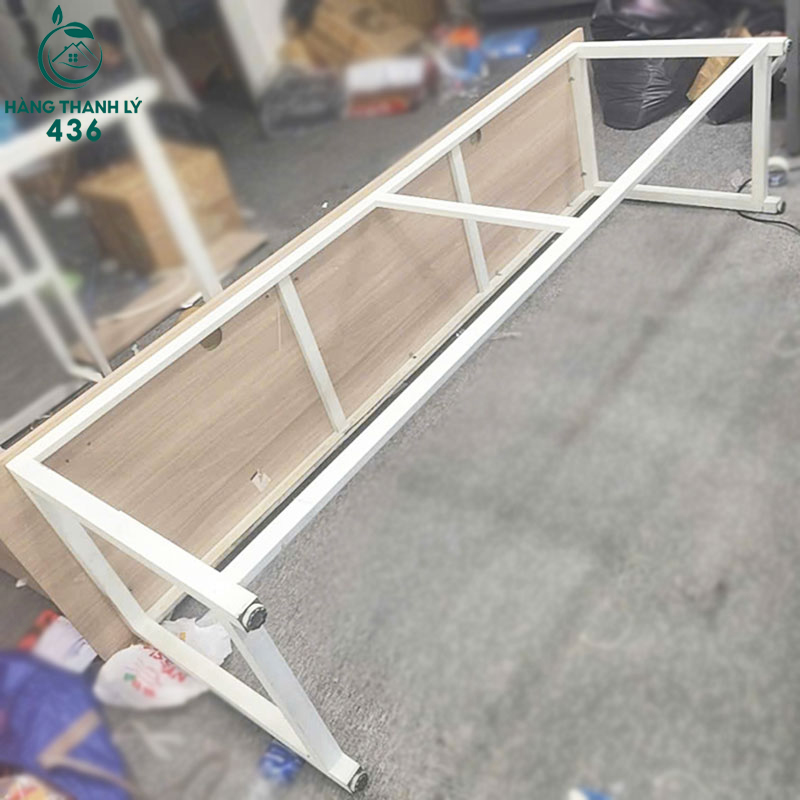 Bàn Văn Phòng Cũ Dáng Dài Có Lỗ Đi Dây 2m4 4 ban van phong cu dang dai co lo di day 2m4 2