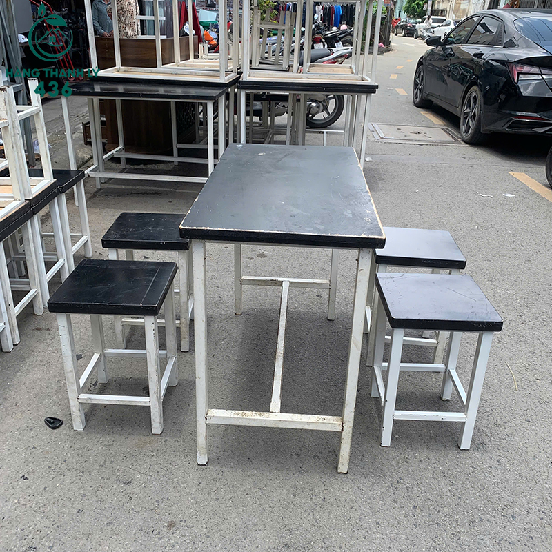 Bộ Bàn Ghế Quán Ăn Cũ Chân Sắt Mặt Gỗ 4 bo ban ghe quan an cu chan sat mat go 1