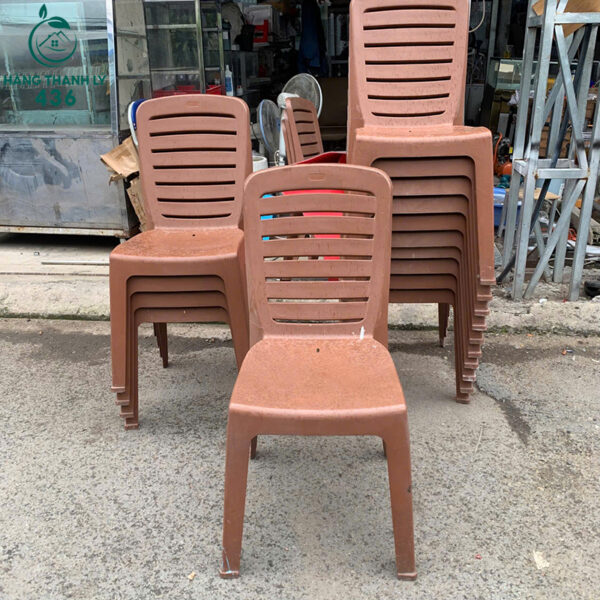 ghe nhua tua lung nan mau nau cu 1